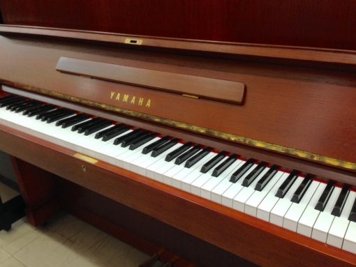 Piano Yamaha W103