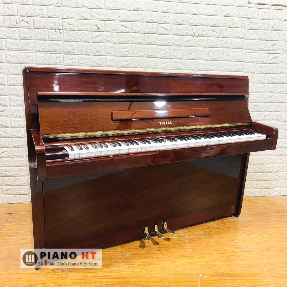 Piano Yamaha M1
