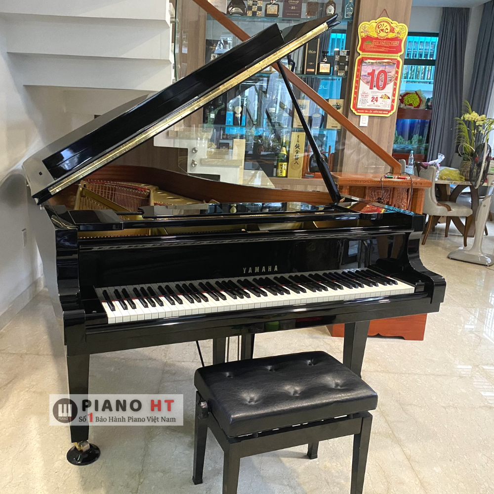 Grand piano Yamaha C7A